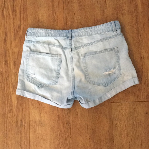 H&M Regular Waist Distressed Denim Shorts - Picture 2 of 2